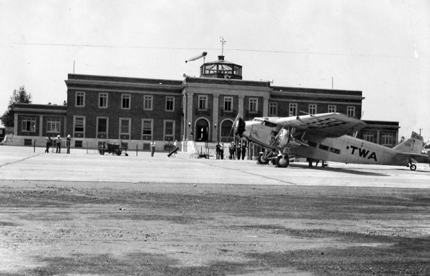 Lambert Field, 1933